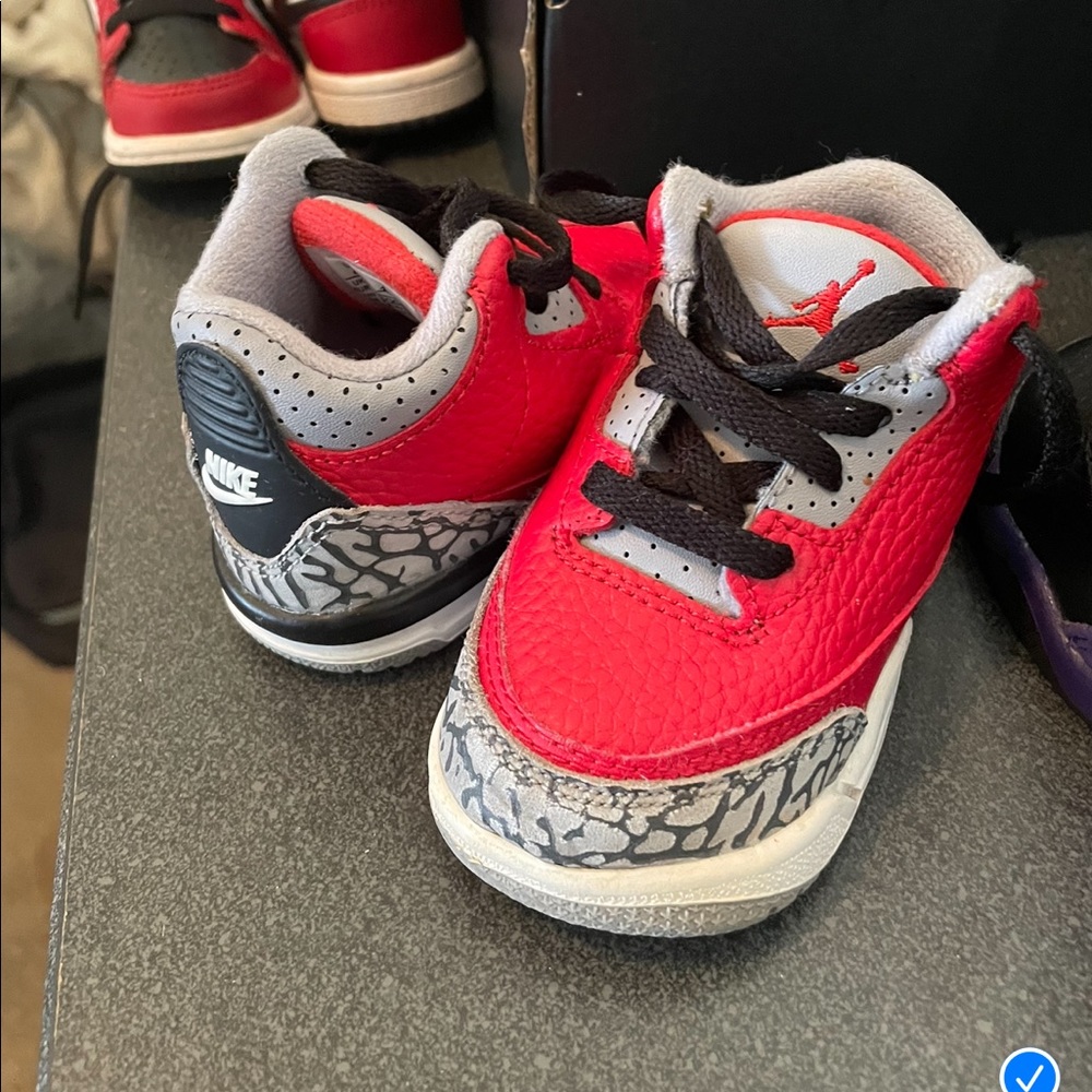 Retro 3 size 4c
